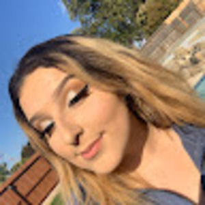 Meet your Posher, Monique